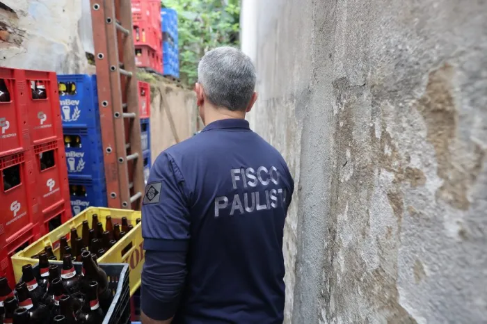 Governo de SP suspende inscrições estaduais de sete estabelecimentos por venda irregular de bebidas