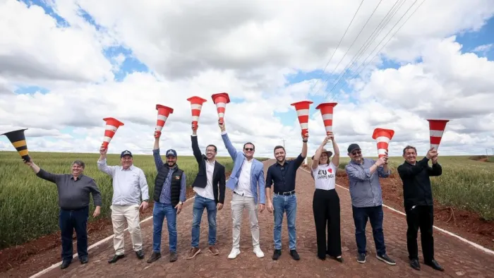 Gabriel Souza inaugura obra de pavimentação no município de Campo Novo