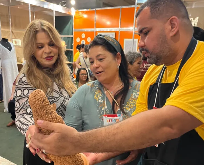 Primeira-dama do Estado participa do 2° Fenaba e destaca investimentos do Governo no artesanato paraibano