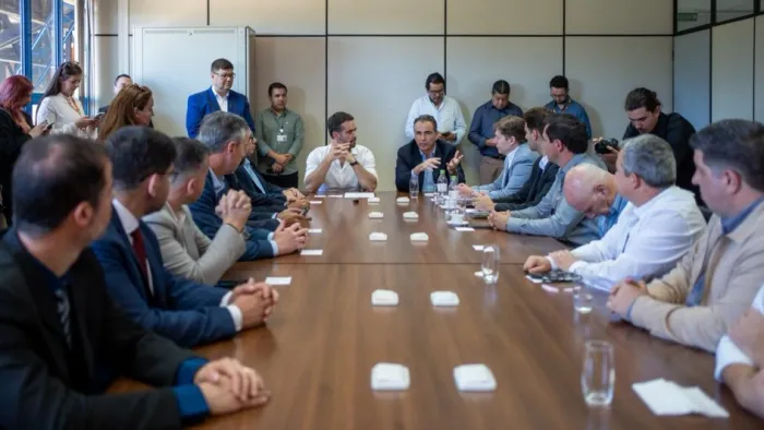 Na Argentina, Leite visita centro de fronteira com São Borja e acompanha planos de investimento na Ponte Binacional