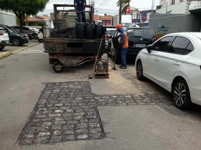 Seinfra conclui a semana com serviços da Operação Tapa-Buraco em 38 bairros da Capital