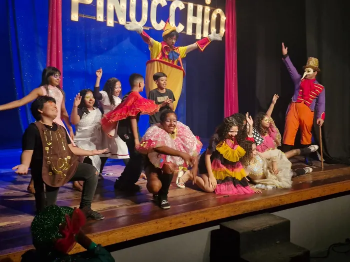 Projeto Arte e Cultura Florescer leva crianças para o palco no espetáculo ‘Pinocchio’
