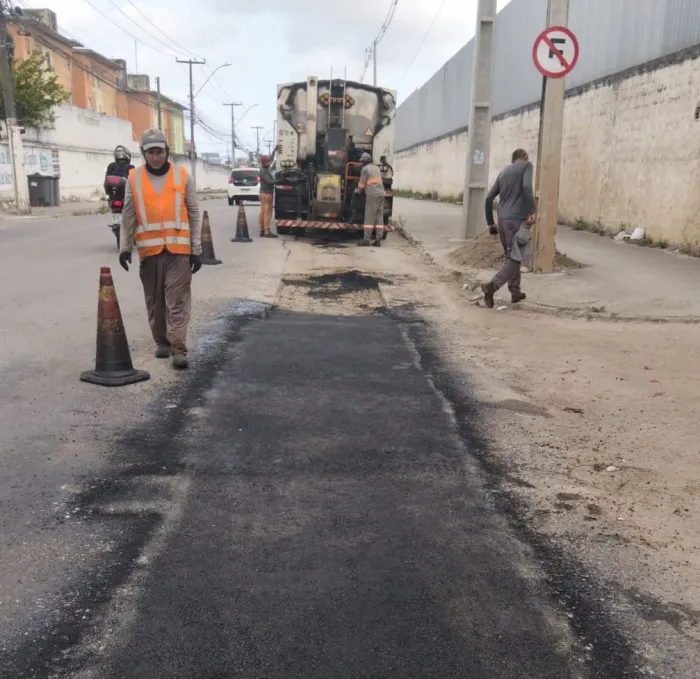 Operação Tapa-buraco da Seinfra vai atuar em 40 bairros nesta terça-feira