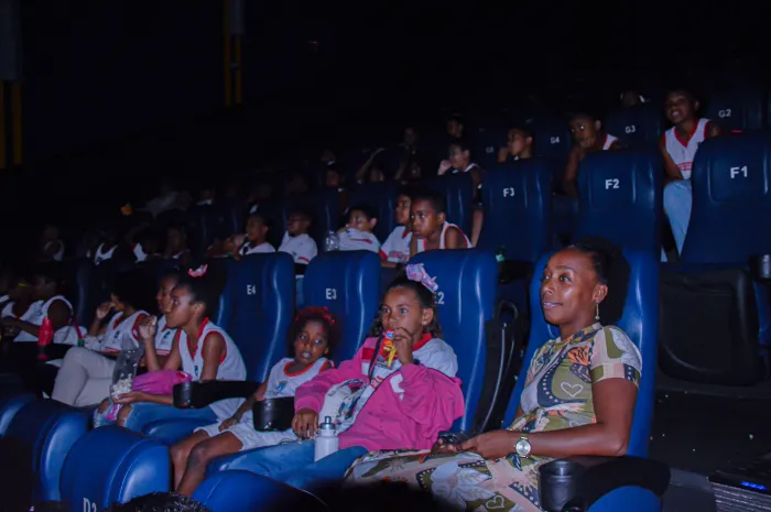Alunos da rede municipal vivem manhã de cinema e diversão com o filme Sonic 3