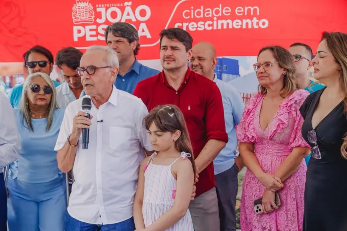 Cícero Lucena entrega USF Altiplano I e II, o 82º equipamento de saúde requalificado pela gestão, e autoriza obras em mais sete