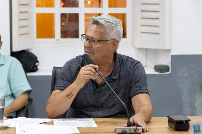 Professor Cardim propõe retomada da Faculdade da Terceira Idade e cobra critérios mais justos para ambulantes em São Sebastião