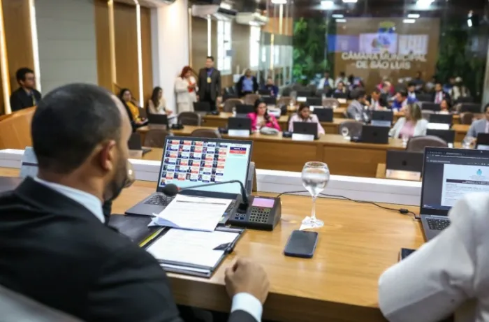Parlamentares pedem ações de limpeza em diferentes bairros de São Luís