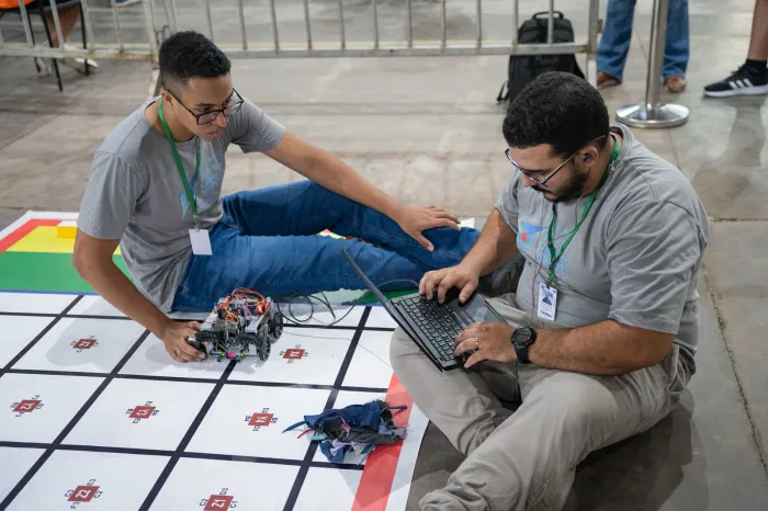Governo da Paraíba leva estudantes do Limite do Visível à etapa nacional da Olimpíada Brasileira de Robótica em Vitória (ES)