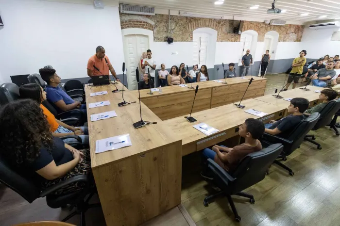 Câmara de São Sebastião abre inscrições para o Parlamento Jovem 2026