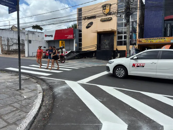 Semob-JP sinaliza ruas do Centro que ganharam novo asfalto e garante mais segurança viária