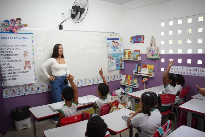 Prefeitura entrega requalificação da Escola Colônia Montenegro