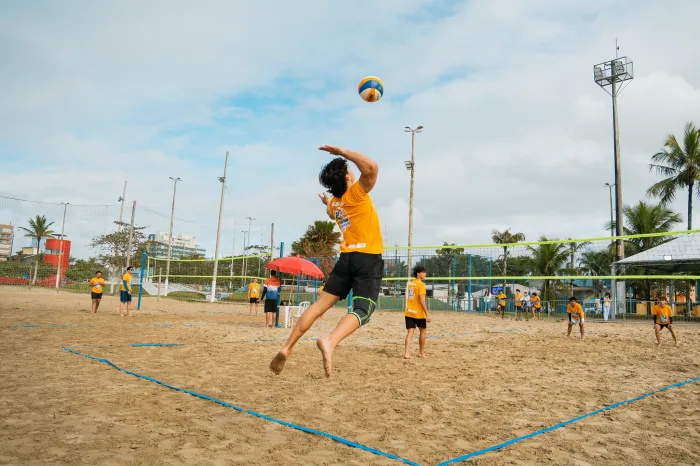 Alunos do vôlei de praia de Bertioga participam da Super Copa Agita São José
