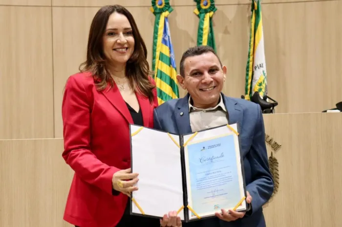 Secretário Mauro Eduardo recebe homenagem do TCE-PI nos 10 anos da Lei Brasileira de Inclusão