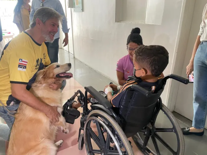 Hospital Dom Malan em Petrolina encerra ações da semana da criança com presentes, super heróis, carrinhos gigantes, pet, música e alegria