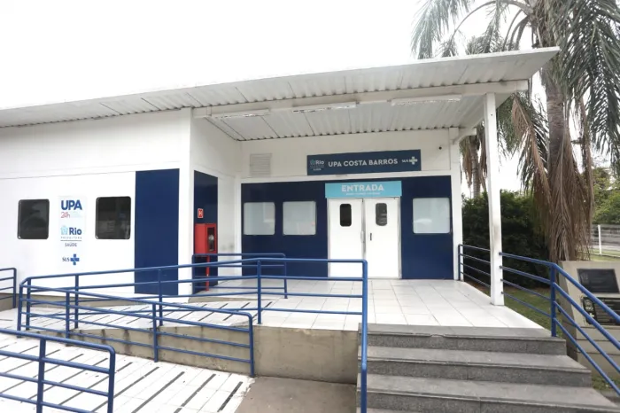 A UPA está fechada desde o dia 30 de setembro, após ter sido invadida durante a madrugada por homens armados que sequestraram dois pacientes - Fabio Motta/Prefeitura do Rio