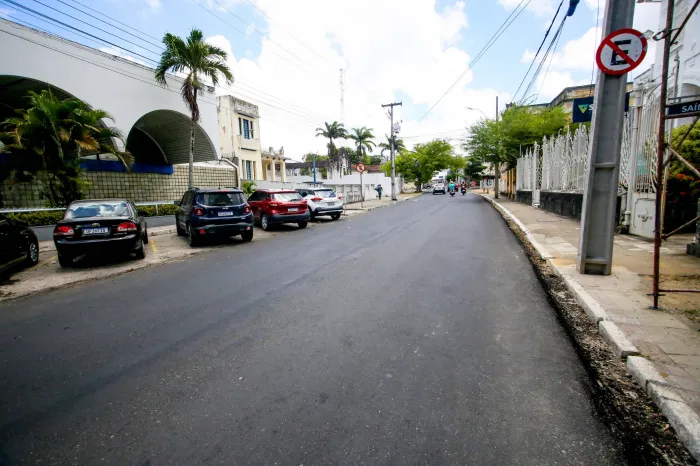 Prefeitura avança no recapeamento asfáltico das principais ruas e avenidas do Centro da Capital