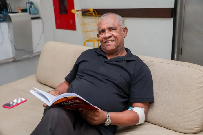 ‘Cantinho da Leitura’ leva acolhimento aos pacientes oncológicos do Hospital Geral e do Câncer