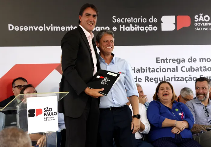 Praia Grande recebe do Governo do Estado mais 61 títulos de regularização fundiária
