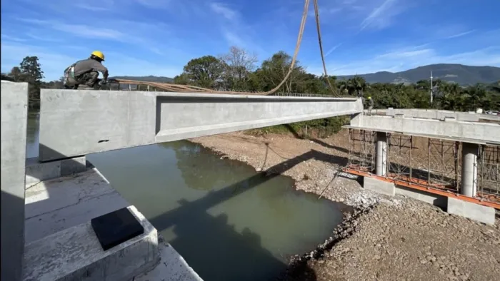 Governo Leite lança editais dos programas Conexões RS e Desassorear RS para construção de pontes e drenagem pelo Estado
