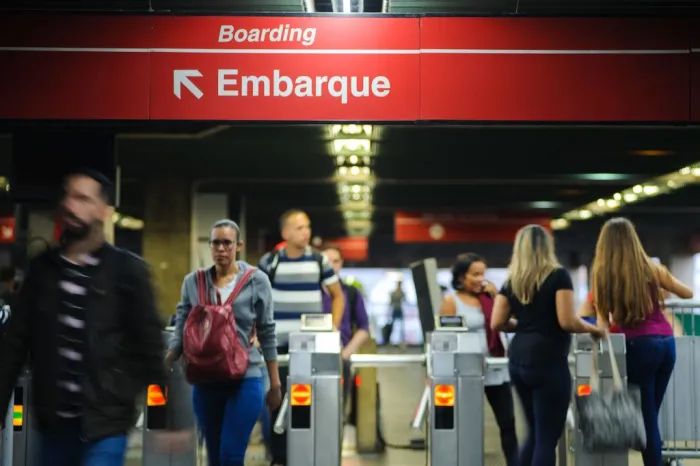 Sessões de cinema gratuitas e experiências de realidade virtual no Metrô de SP
