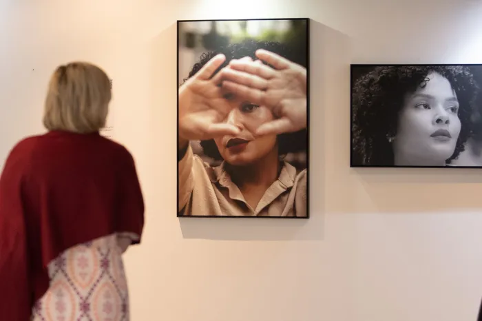 Exposição Marias ressalta combate à violência doméstica e fortalece mulheres