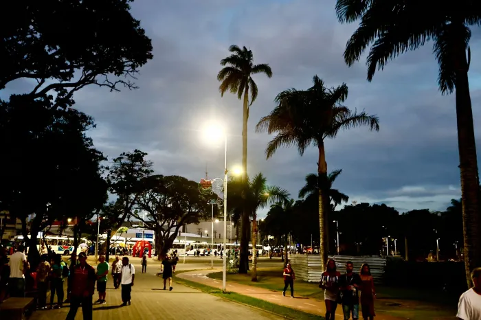 Prefeitura de João Pessoa instala iluminação em LED no Parque Solon de Lucena