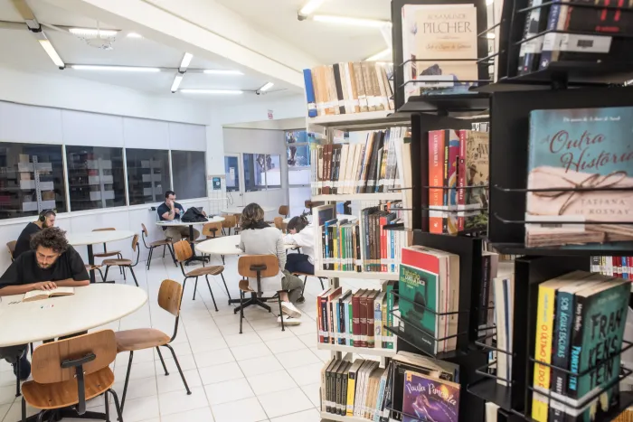 Biblioteca Pública de Santa Catarina premia leitores que mais pegaram livros emprestados em 2025