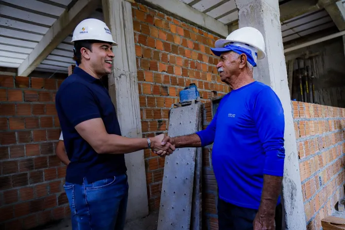 Durante visita ao CMEI Érika Patrícia, Prefeito Rodrigo Pinheiro reafirma o compromisso da gestão com a educação infantil