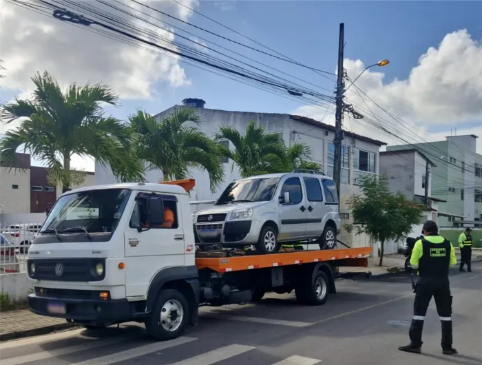 Fiscalização da Semob-JP flagra veículos ilegais utilizados no transporte escolar, autua e remove ao pátio