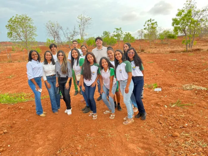 Estudantes de Gilbués vivenciam reconstrução ambiental do Cerrado piauiense