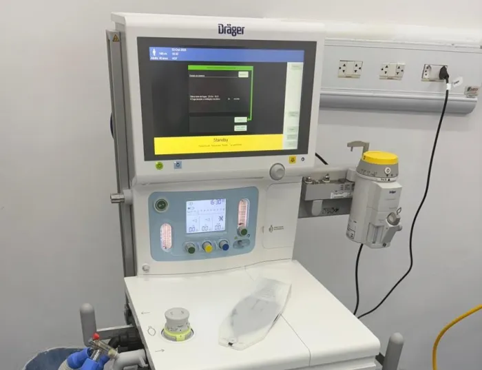 Governo de Pernambuco entrega 12 novos aparelhos de anestesia montados sobre carro móvel ao Hospital Otávio de Freitas