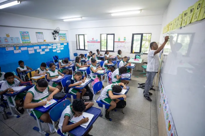 Alunos de escolas municipais participam da 2ª fase da OBMEP neste sábado