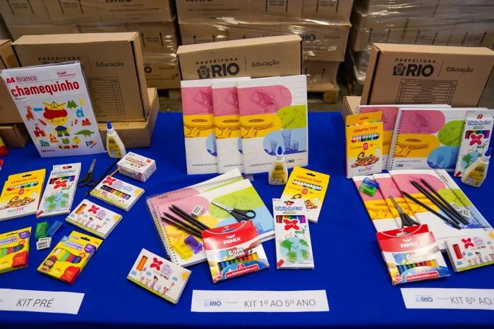 Os kits escolares para o ano letivo de 2026 - Iago Campos/Prefeitura do Rio