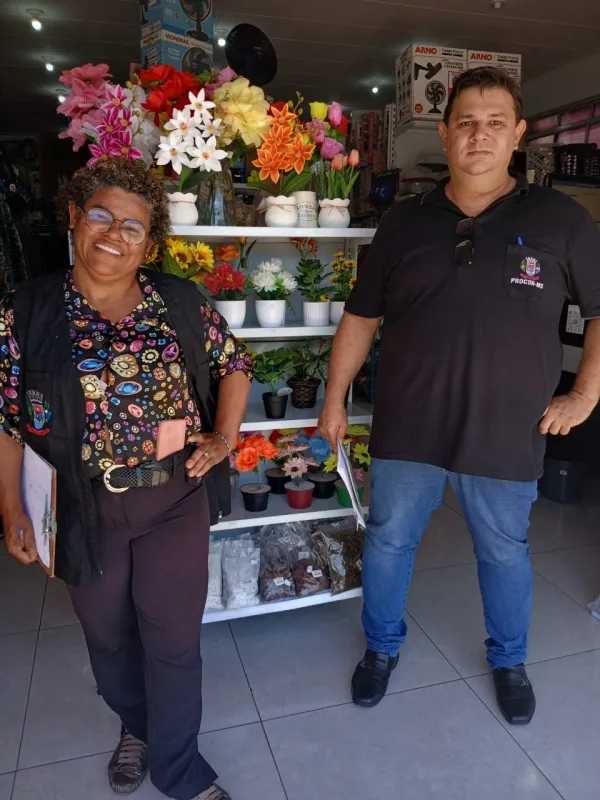 PROCON realiza pesquisa de preços de flores e velas em Brasilândia (MS)