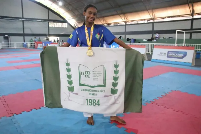 Estudante da rede estadual conquista ouro no karatê nos JEBs 2025