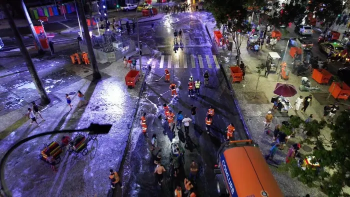 Foram utilizados 200 mil litros de água de reuso, 880 litros de sabão e 60 litros de essência de eucalipto - Divulgação