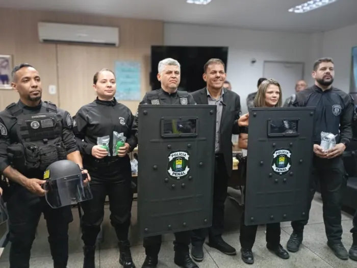Sejus entrega equipamentos de proteção balística e de menor potencial ofensivo à Polícia Penal