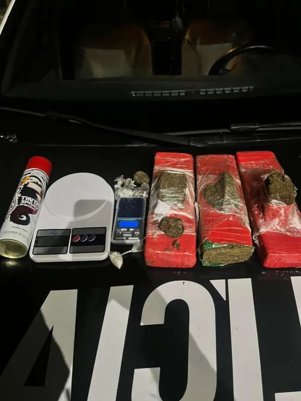 PMCE captura trio e apreende cerca de 3 kg de maconha na Vila Peri