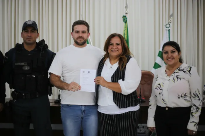 Brasilândia celebra cerimônia de Juramento à Bandeira com entrega de certificados militares a 41 jovens