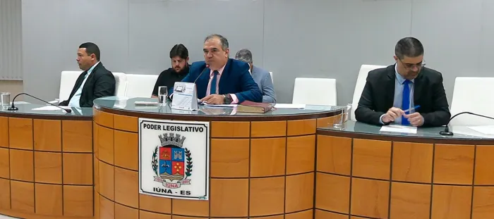 Câmara realiza sessão solene para homenagear professores e servidores públicos