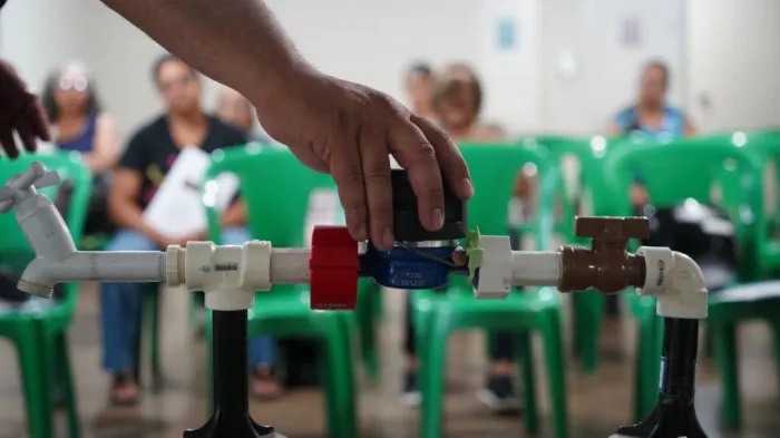 Curso de encanador ensina oito mulheres de Araçatuba a consertar problemas hidráulicos domésticos