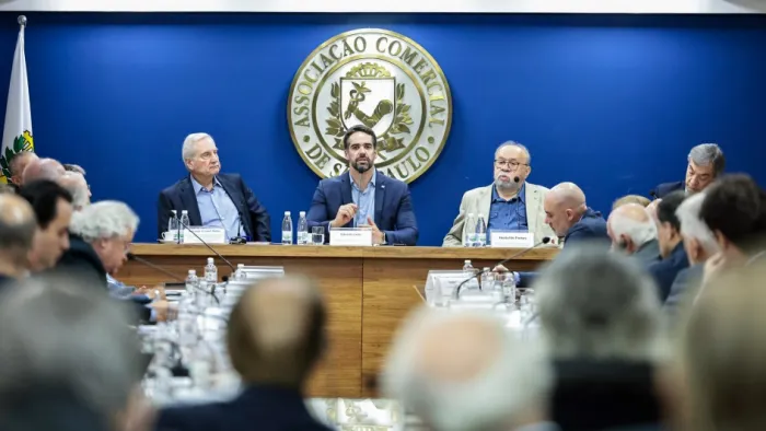 Leite defende prioridade nacional à segurança pública e destaca RS Seguro como modelo para o país em palestra