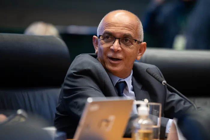 Servidores da educação serão beneficiados por projetos aprovados pela CLDF