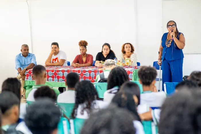 Roda de conversa no Centro Educacional Darcy Ribeiro abre programação do Novembro Negro da Seduc