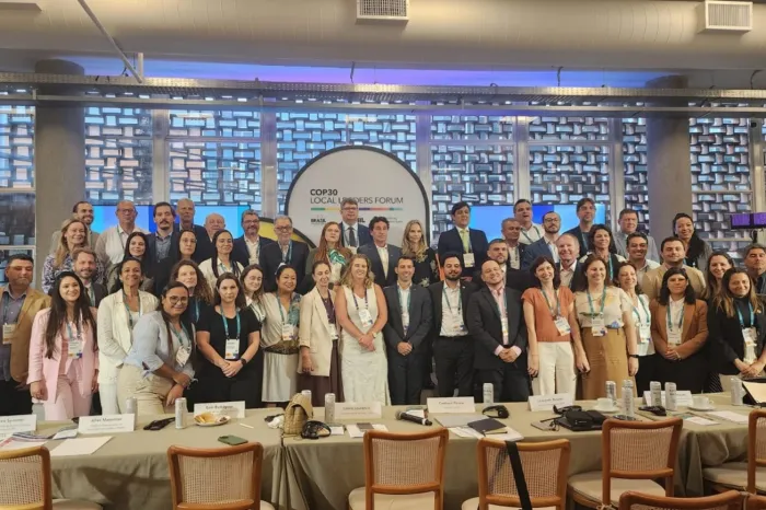 No Rio de Janeiro, José Ronaldo apresenta projeto do Parque Linear Olhos d Água