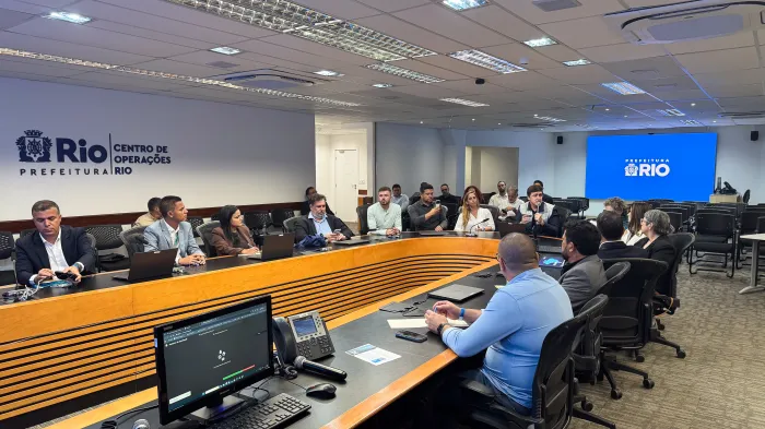 Prefeita Débora Regis visita Centro de Operações e Resiliência do Rio de Janeiro