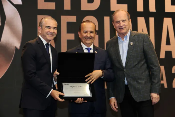 Governador Jorginho Mello é homenageado no Prêmio Líderes do Brasil, edição Santa Catarina