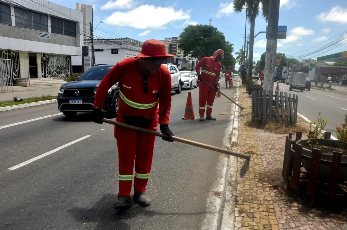 Emlur intensifica ações de coleta domiciliar, conservação e cata-treco nesta sexta-feira