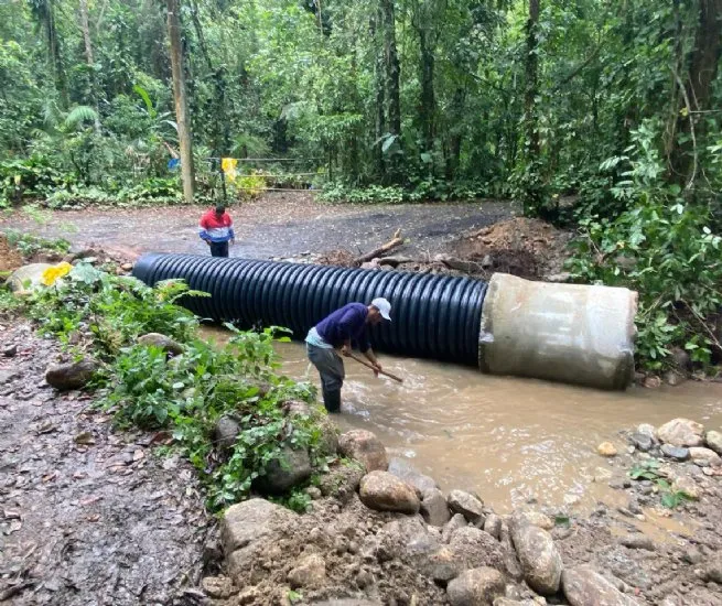 Prefeitura de São Sebastião realiza serviços de prevenção de enchentes em Boiçucanga