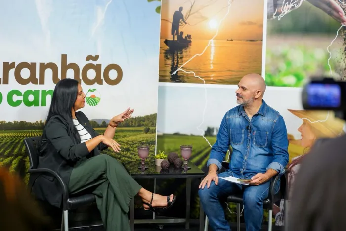 Apresentador João Carvalho recebeu a secretária de Agricultura de Paço do Lumiar, Carla Garcês, que destacou a importância do festival para o fortalecimento econômico e social da população luminense